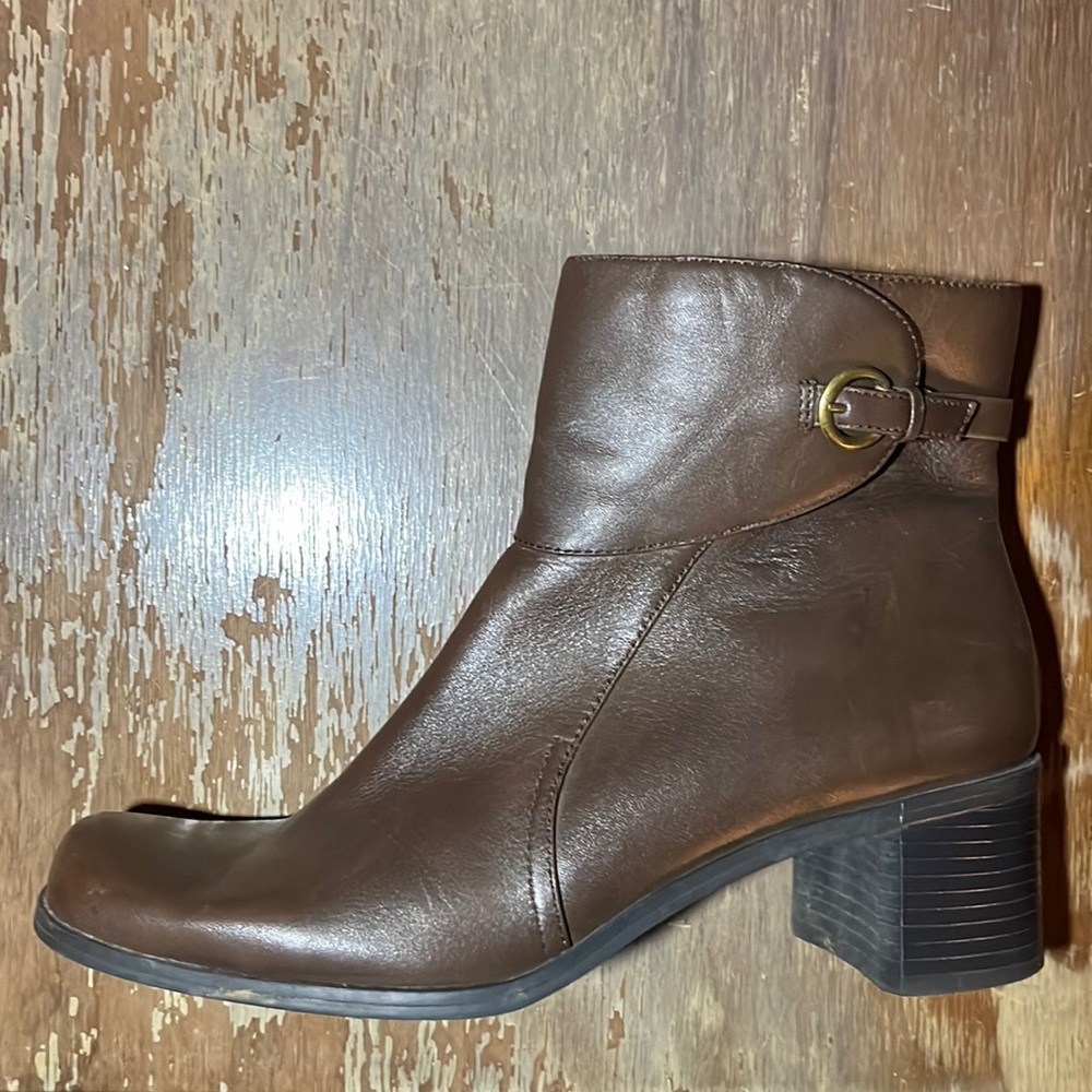 Craft&barrow, Kristen brown, size 8. Used, but good condition.